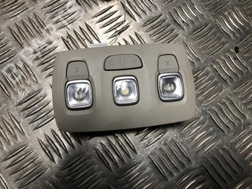 Luz interior RENAULT MEGANE IV Hatchback (B9A/M/N_) 1.5 dCi 110 (B9A3) (110 hp) 31201004