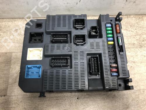 Used Fuse box PEUGEOT 308 I (4A_, 4C_) 1.6 HDi (90 hp) 15786512