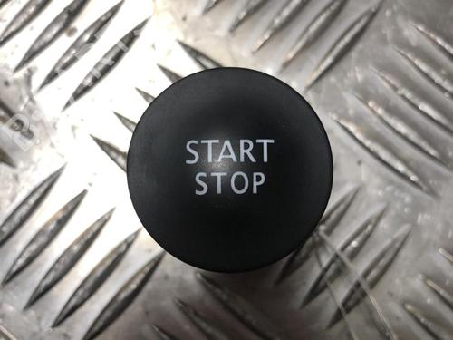 Commutateur DACIA DUSTER (HM_) 1.5 dCi 115 (HMAD) (116 hp) 31187886