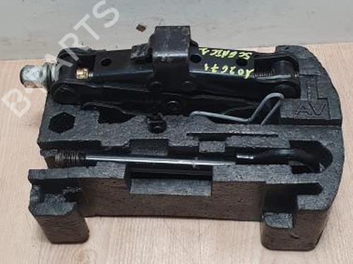 Used Jack Kit RENAULT SCÉNIC I MPV (JA0/1_, FA0_) 1.9 dCi (JA05, JA1F) (102 hp) 31201092