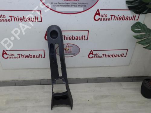 Used Middle console RENAULT CLIO III (BR0/1, CR0/1) 1.5 dCi (75 hp) 29553381