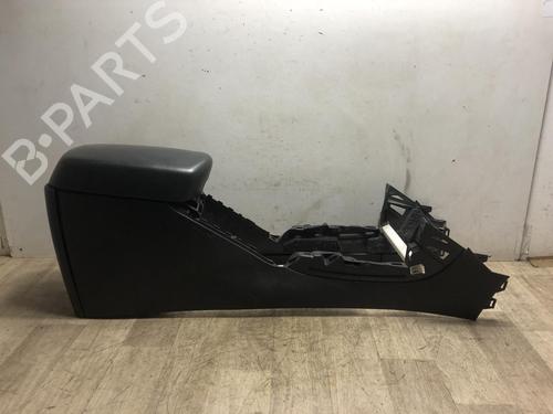 Mittelkonsole TOYOTA RAV 4 III (_A3_) 2.2 D 4WD (ALA30_, ALA30R) (150 hp) 31201676