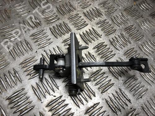 Used Hinge/Door check strap PEUGEOT 5008 (0U_, 0E_) 1.6 HDi (112 hp) 31199195