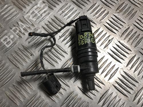 Used Washer pump Washer pump BMW 4 Gran Coupe (F36) 420 d (190 hp) 35777730 35777730