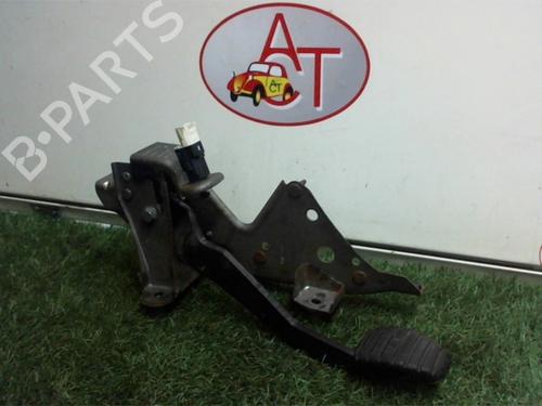 Used Break pedal RENAULT CLIO III (BR0/1, CR0/1) 1.5 dCi (BR17, CR17) (86 hp) 12961931