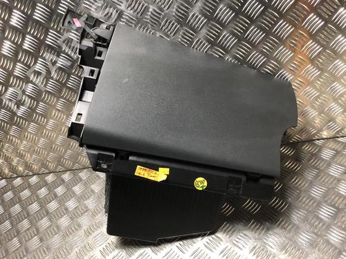 Guantera PEUGEOT 508 I (8D_) 2.0 HDi (140 hp) 31199348