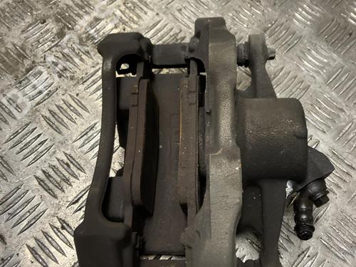 Used Right front brake caliper Right front brake caliper PEUGEOT 2008 II (UD_, US_, UY_, UJ_, UR_, UC_) 1.5 BlueHDI 130 (131 hp) 33871973 33871973
