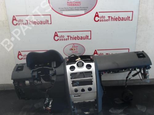 Used Dashboard RENAULT MEGANE II Coupé-Cabriolet (EM0/1_) 1.5 dCi (EM1E) (106 hp) 12961696