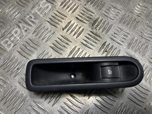 Used Right rear window switch RENAULT SCÉNIC II (JM0/1_) 1.5 dCi (JM1E, JM16) (106 hp) 32092692