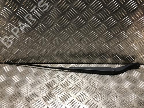 Used Front windshield wiper arm Front windshield wiper arm 37089827 37089827