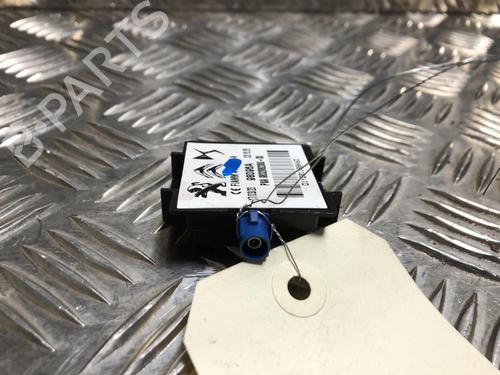 Used Antenna/Base Antenna/Base PEUGEOT 2008 II (UD_, US_, UY_, UJ_, UR_, UC_) 1.5 BlueHDI 100 (102 hp) 23873838 23873838