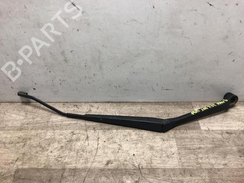 Used Front windshield wiper arm TOYOTA RAV 4 II (_A2_) 2.0 D 4WD (CLA20_, CLA21_, CLA20R, CLA21R) (116 hp) 23873421