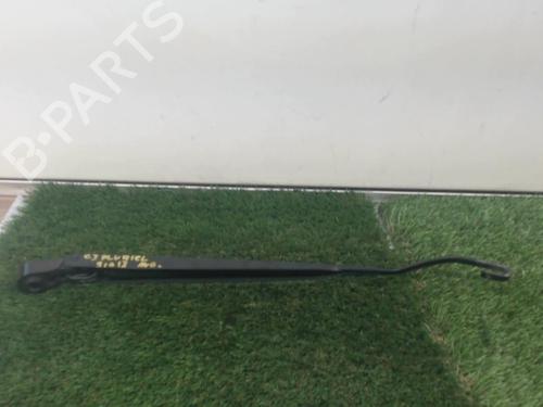 Used Front windshield wiper arm CITROËN C3 Pluriel (HB_) 1.4 (73 hp) 23869828