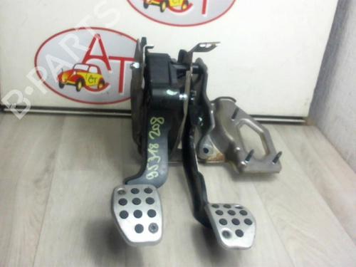 Pedal PEUGEOT 208 I (CA_, CC_) 1.6 HDi (114 hp) 30781736