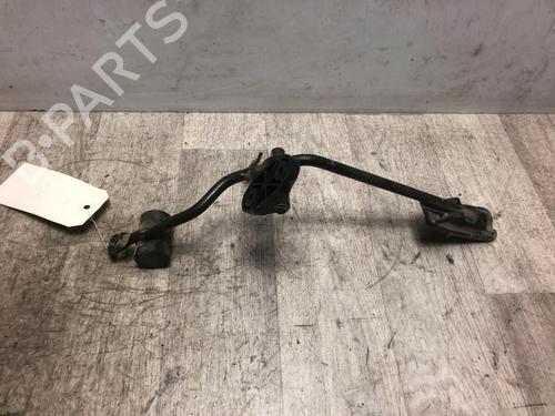 Used Pedal TOYOTA LAND CRUISER 90 (_J9_) 3.0 TD (KZJ90_, KZJ95_, KZJ90R, KZJ95R, KZJ90W, KZJ95W) (125 hp) 20619890