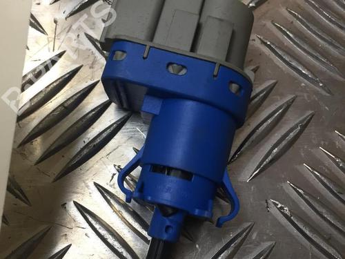 Used Switch FORD FIESTA VII (HJ, HF) 1.1 Ti-VCT (86 hp) 31204990