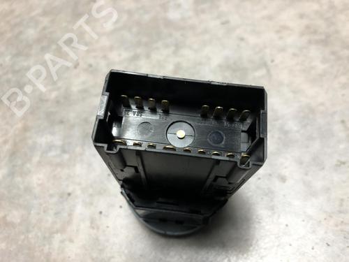 Used Headlight switch VW GOLF IV (1J1) 1.4 16V (75 hp) 20617803