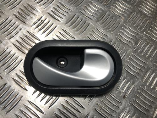 Højre fortil invendig håndtag DACIA LOGAN MCV (KS_) 1.5 dCi (KS0W) (86 hp) 31187956