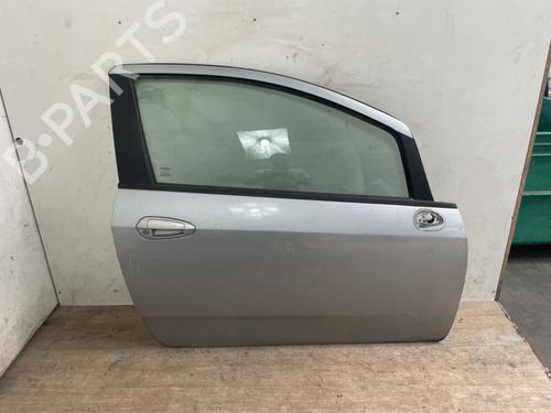 Used Right front door FIAT GRANDE PUNTO (199_) 1.3 D Multijet (75 hp) 23186635