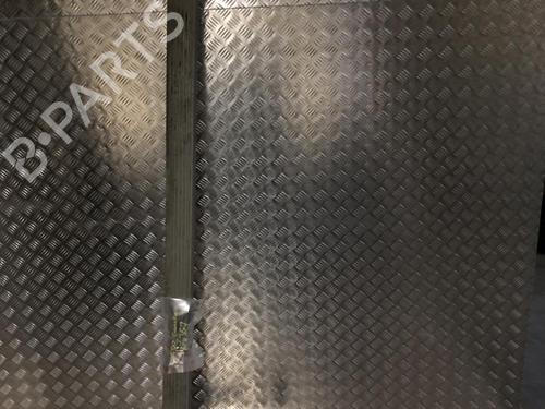 Used Left sideskirt VOLVO XC90 I (275) D5 AWD (163 hp) 31202588