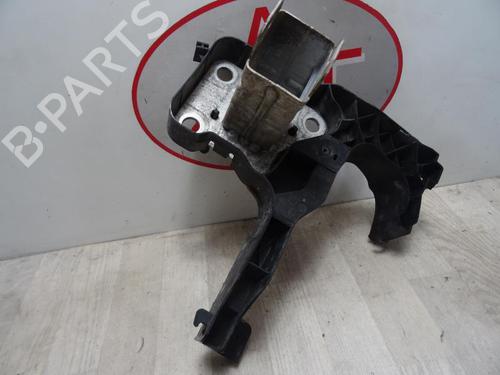 Used Front bumper reinforcement RENAULT SCÉNIC II (JM0/1_) 1.5 dCi (JM02, JM13) (101 hp) 13227173