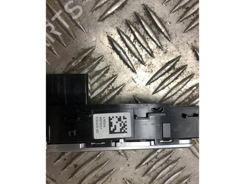 Switch RENAULT MEGANE IV Hatchback (B9A/M/N_) 1.5 dCi 110 (B9A3) | BP27557658I30 