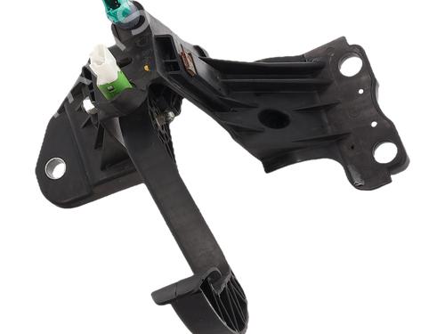 Pedal embraiagem Pedal embraiagem RENAULT MASTER III Van (FV) 2.3 dCi 110 FWD (FV0R, FV0W, FV1A) (110 hp) 36412699 36412699