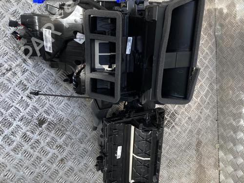 Used Heater matrix box Heater matrix box VW POLO VI (AW1, BZ1, AE1) 1.0 TSI (95 hp) 39994414 39994414