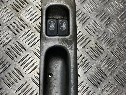 Used Left front window switch Left front window switch RENAULT TWINGO I (C06_) 1.2 (C066, C068) (58 hp) 23950926 23950926