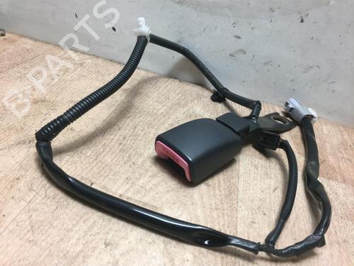 Used Seat buckle TOYOTA COROLLA Verso (ZER_, ZZE12_, R1_) 2.0 D-4D (CUR10_, CUR10R) (116 hp) 13229186