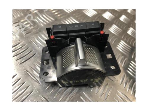 Gear lever PEUGEOT 208 II (UB_, UP_, UW_, UJ_) 1.2 PureTech 100 | BP25748257M90 