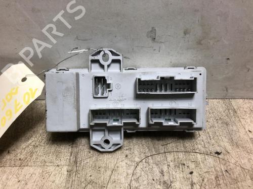 Used Fuse box KIA SORENTO I (JC) 2.5 CRDi 4WD (140 hp) 20622581