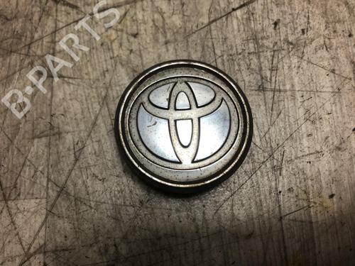 Used Hub cap TOYOTA AVENSIS (_T25_) 2.0 D-4D (CDT250_, CDT250R) (116 hp) 30785752