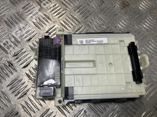 Used Fuse box Fuse box SUZUKI BALENO (FW, EW) 1.0 (A1K310) (111 hp) 32737512 32737512