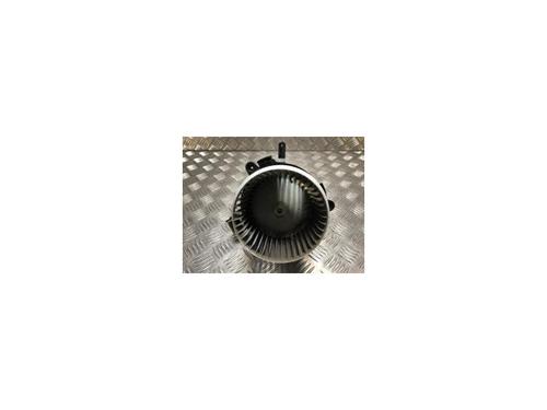 Used Heater blower motor PEUGEOT 5008 II (MC_, MJ_, MR_, M4_) 1.5 BlueHDi 130 (MCYHZJ, MCYHZR, MCYHZX) (131 hp) 23037646