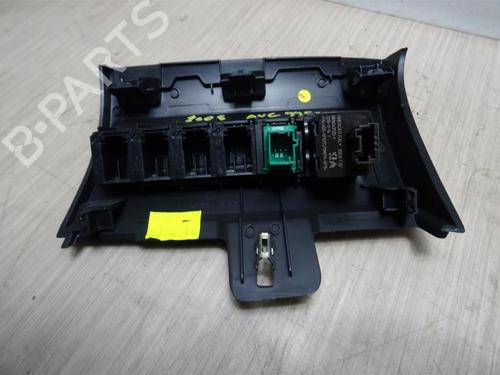 Switch PEUGEOT 2008 II (UD_, US_, UY_, UJ_, UR_, UC_) 1.5 BlueHDI 130 | BP12973340I30 