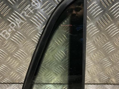 Vetro fisso posteriore destro VW POLO V (6R1, 6C1) 1.2 (70 hp) 32211577