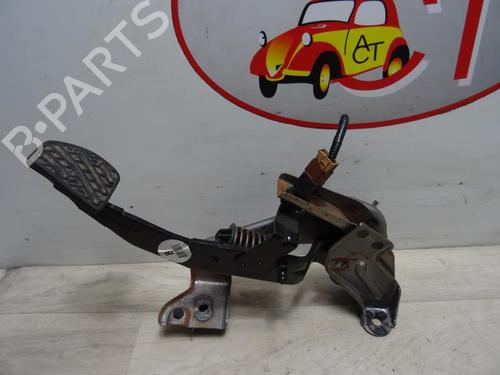 Used Clutch pedal NISSAN QASHQAI I (J10, NJ10) 1.5 dCi (106 hp) 12966191