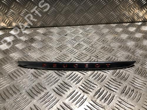 Pynteliste til bagklap PEUGEOT 208 I (CA_, CC_) 1.6 GTi (200 hp) 31245523