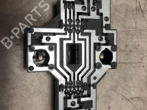 licence-plate-light-renault-scenic-i-mpv-ja01_-fa0_-1999-2000-2001-2002-2003-2004-2005-2006-2007-2008-2009-2010-26877135 main image