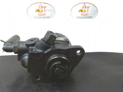 Used Vacuum pump RENAULT MASTER I Van (T__) 28-35 2.1 D (60 hp) 30673290
