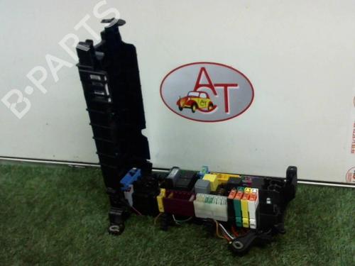 Used Fuse box MERCEDES-BENZ GLA-CLASS (X156) GLA 180 CDI / d (156.912) (109 hp) 13037796