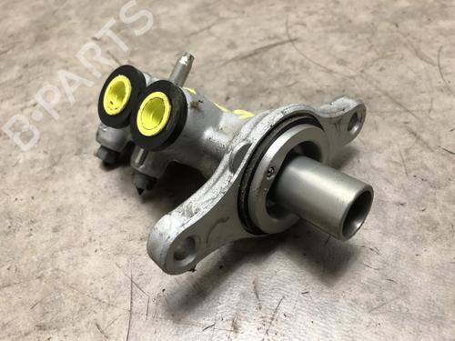 Used Brake master cylinder CITROËN C3 III (SX) 1.6 BlueHDi 75 (75 hp) 20634384