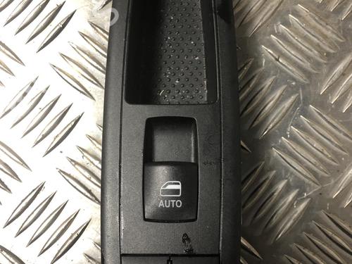 Mando elevalunas delantera derecho FIAT FREEMONT (345_) 2.0 JTD 4x4 (170 hp) 31196315