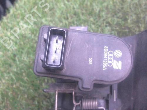 Right headlight VW POLO III CLASSIC (6V2) 64 1.9 SDI | BP24935979C29 