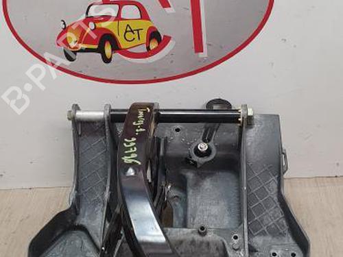 Used Break pedal VW TOUAREG (7LA, 7L6, 7L7) 3.0 V6 TDI (225 hp) 12972161