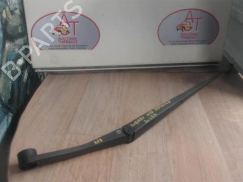 Used Front windshield wiper arm SUBARU IMPREZA Saloon (GD) 2.5 i WRX AWD (GDG) (230 hp) 15966123