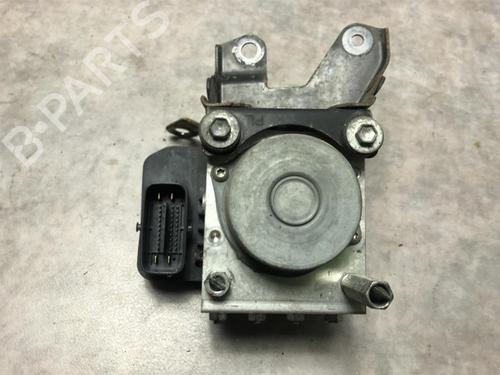 Used ABS pump TOYOTA URBAN CRUISER (_P1_) 1.4 D-4D 4WD (NLP115_, NLP115R) (90 hp) 20616864
