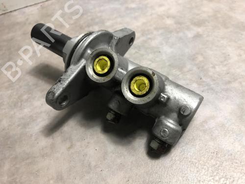 Used Brake master cylinder TOYOTA URBAN CRUISER (_P1_) 1.4 D-4D 4WD (NLP115_, NLP115R) (90 hp) 20616894