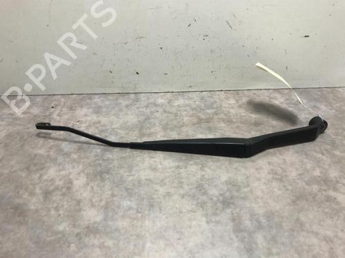 Used Front windshield wiper arm SUZUKI GRAND VITARA II (JT, TE, TD) 1.9 DDiS All-wheel Drive (JT419, TD44, JB419WD, JB419XD,... (129 hp) 20616714